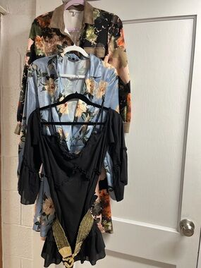 Lot of dresses!!! Blue Floral/Brown floral/black bell sleeves Denny Rose